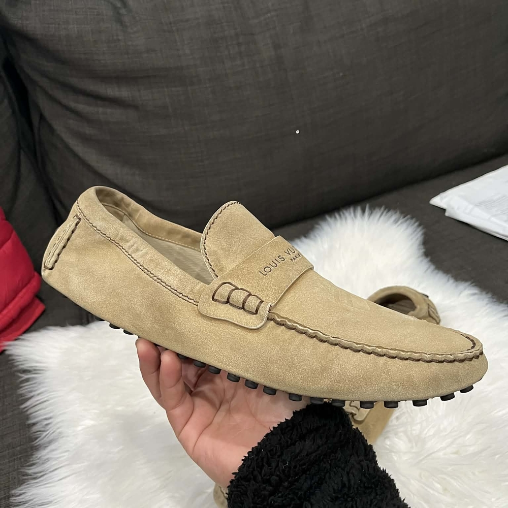 Louis Vuitton Men’s Suede Driving Loafers in Tan Small Details Photos - Picture 5 of 12